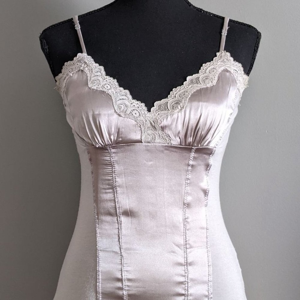 GRAY SILK-FRONT TOP